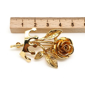 Goldtone rose and crown brooch - Bliinkt