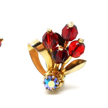 Goldtone brooch and earring set with red facetted beads