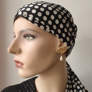 Goudkleurige waaiervormige oorbellen met druppelvormige faux parel