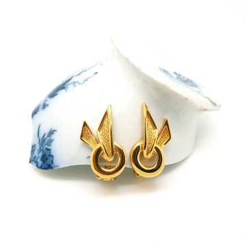 Goldtone ribbon clip earrings - Bliinkt