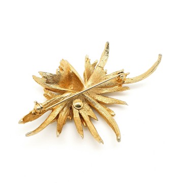Goldtone flower brooch 60s/70s