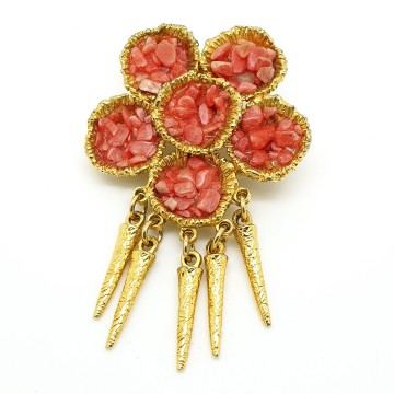 Goudkleurige 'dangle'-broche met koraalrode steentjes