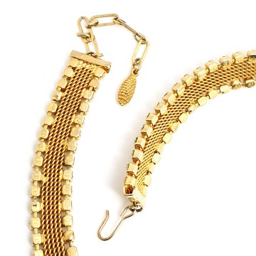 Short goldtone necklace with clear rhinestones