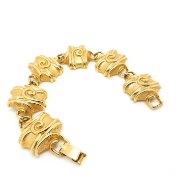 Goldtone bracelet with brushed links