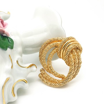 Grossé classic goldtone circle brooch - Bliinkt