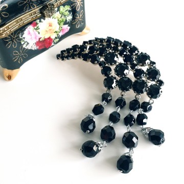 Large dangle brooch with two shades of black rhinestones and black faceted beads - Bliinkt