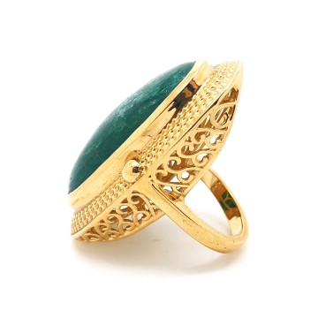 Large gold bonded ring with green stone - Bliinkt