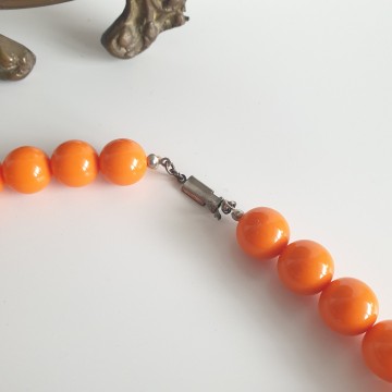 Bright orange 60s/70s large plastic balls necklace - Bliinkt