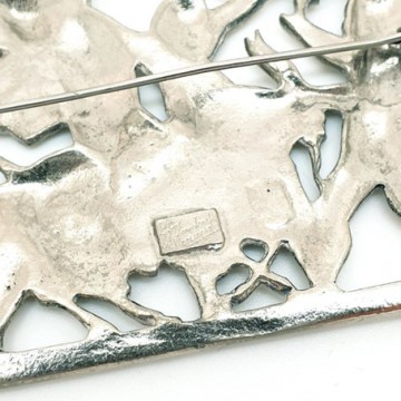 Jewelcraft Creations - Coro Pegasus - large silvertone rectangular brooch with cherubs - Bliinkt