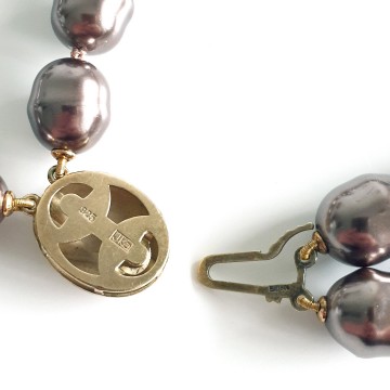 JKa köhle & Co - Bronze coloured pearl necklace with goldplated sterling closure - Bliinkt