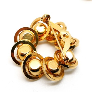 Judy Lee goudkleurige set, broche en oorbellen