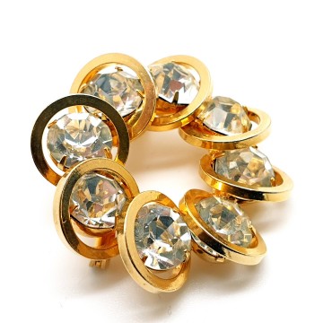 Judy Lee goudkleurige set, broche en oorbellen