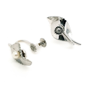 Krementz zilverkleurige vergulde schroefoorbellen met cultivéparel