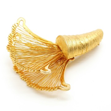 Large goldtone cornucopia brooch
