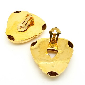 Large triangle shaped ribbed goldtone 80s earrings - Bliinkt