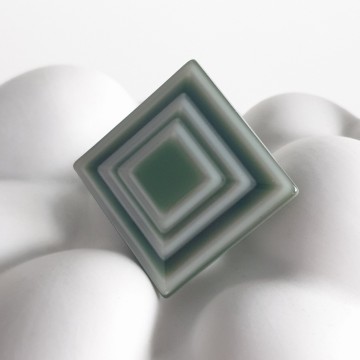Lea Stein - geometrical, square, moss green and white 60s brooch - Bliinkt