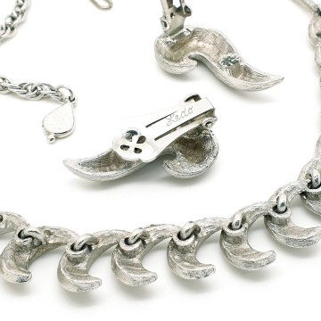 Ledo brushed silvertone necklace and earring set