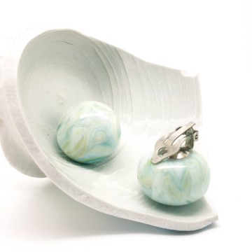Light green marbled plastic domed clip earrings clipoorbellen - Bliinkt