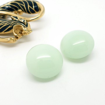 Ligt green milky glass earrings - Bliinkt