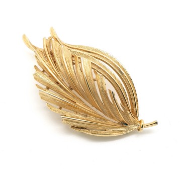 Lisner - goldtone leaf brooch - Bliinkt
