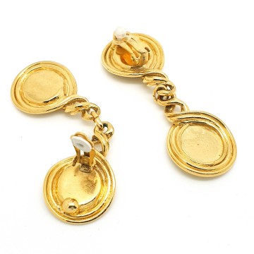 Long goldtone statement earrings   bliinkt