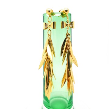 Long goldtone stud earrings with little bow on top - Bliinkt