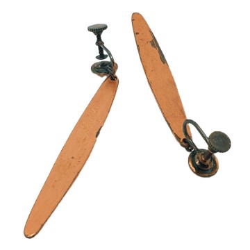 Long orange enamel dangle earrings 60s/70s - Bliinkt