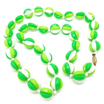 Long necklace with white and green faceted plastic beads - Bliinkt