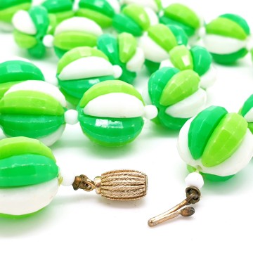 Long necklace with white and green faceted plastic beads - Bliinkt