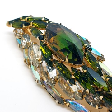 Layered domed brooch with green and clear navette faceted glass stones - Bliinkt