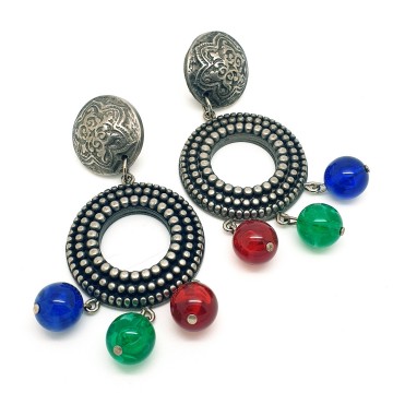 Made in Italy - huge metal coloured 80s earrings with green red and blue bead - Bliinkt