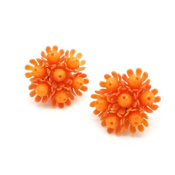 Orange plastic mid century flower earrings - Bliinkt