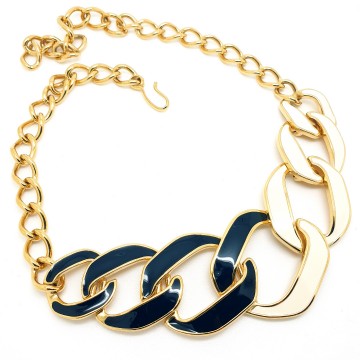 Monet - Goldtone link necklace with large white and black enamelled links - Bliinkt