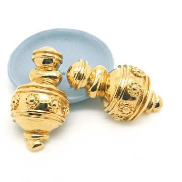 Monet 24k goldtplated stud earrings