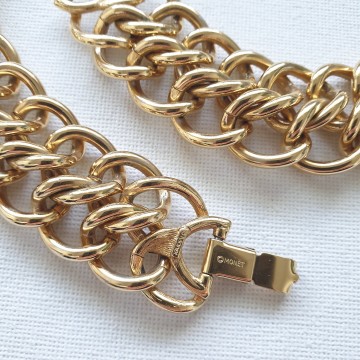 Monet chunky goldtone chain necklace with fold over clasp - Bliinkt
