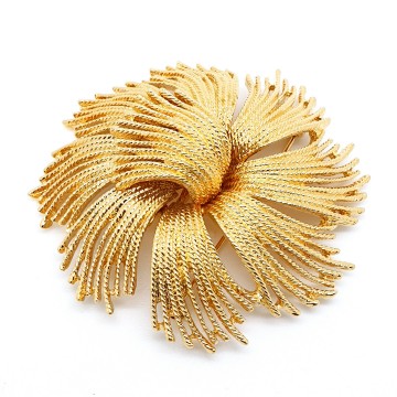 Monet cordelia goldtone spray brooch 2