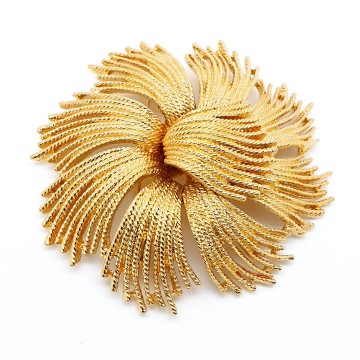 Monet cordelia goldtone spray brooch 4