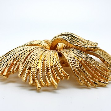 Monet cordelia goudkleurige broche