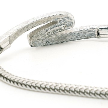 Monet - flexible silvertone bracelet with - Bliinkt