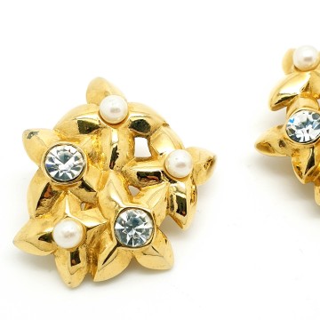 Monet goldtone earrings with clear strass and faux pearls
