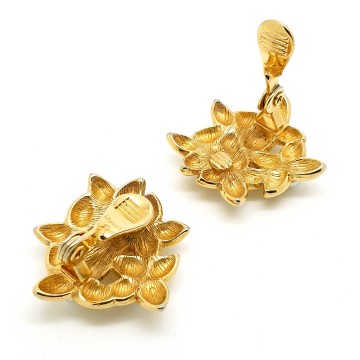 Monet goldtone earrings with clear strass and faux pearls