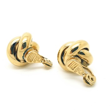 Monet - goldtone knot earrings - Bliinkt
