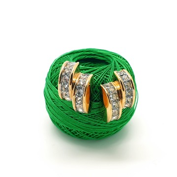 Monet - goldtone earrings with clear rhinestones - Bliinkt