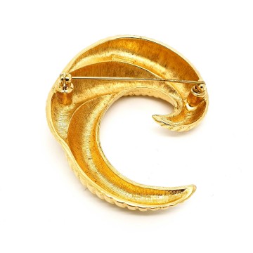 Monet - goldtone ribbed ram's horn brooch - Bliinkt