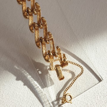 Monet goldtone link bracelet with safety chain - Bliinkt