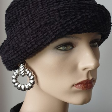 Monet huge silvertone doorknocker earrings - Bliinkt