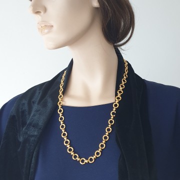 Monet - long goldtone necklace with round links and signed hook closure - Bliinkt