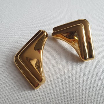 Monet goldtone boomerang stud earrings