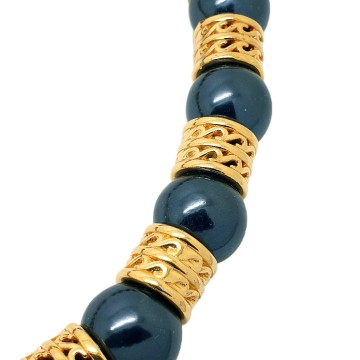 Monet - short necklace with faux dark grey pearls and goldtone spacers - Bliinkt