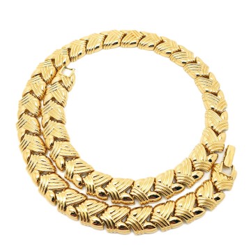 Monet - Classic short goldtone necklace - Bliinkt